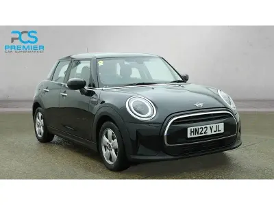 Używany Mini Cooper Classic 2022 Czarny Hatchback