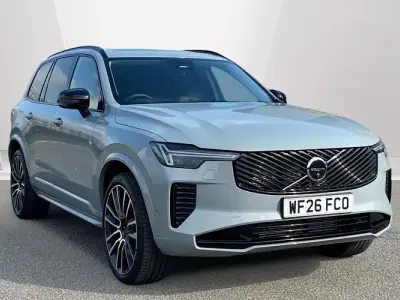 Begagnad Volvo XC90 Ultra 455 HK (334 kW) 2025 Grå SUV