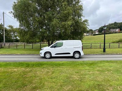 White Used 2024 Vauxhall Combo MPV | £16,450 (Fair price)