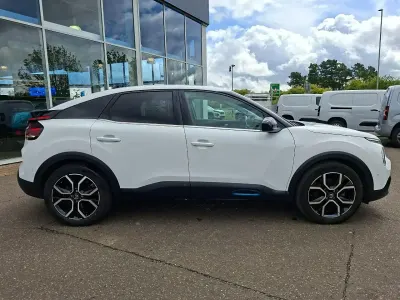 Usado Citroën e-C4 Shine 98 kW (134 CV) 2022 Blanco Utilitario