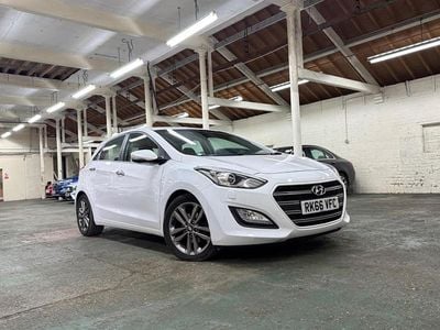 Used Hyundai i30 Premium 136 HP (100 kW) 2016 White Hatchback