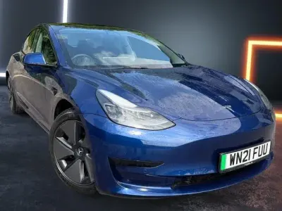 Usado Tesla Model 3 Standard Range 208 kW (283 CV) 2021 Azul Berlina
