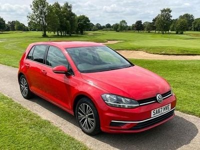 Used VW Golf VII SE 125 HP (91 kW) 2017 Red Hatchback