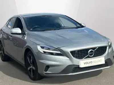 Begagnad Volvo V40 R-Design 121 HK (88 kW) 2018 Silver Halvkombi