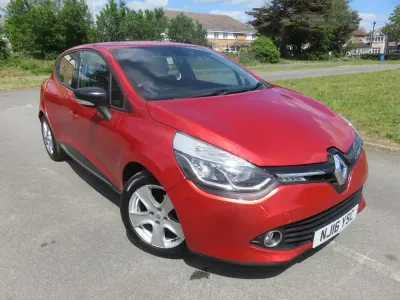 Usado Renault Clio IV Dynamique 2016 Vermelho Citadino