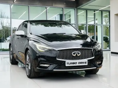 Used Infiniti Q30 Premium 109 HP (80 kW) 2017 Black Hatchback