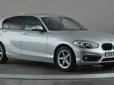 Usado BMW 118 Comfort Edition 150 HP (110 kW) 2017 Prateado Citadino