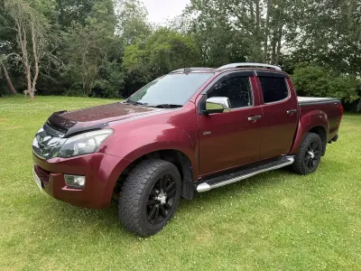 Used Isuzu D-Max 2014 Red Pickup