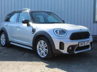 Usado Mini Cooper Exclusive 2020 Plateado Utilitario