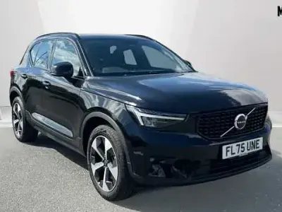 Usado Volvo XC40 Plus 161 HP (118 kW) 2025 Preto SUV