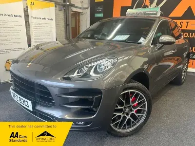 Gebraucht Porsche Macan Turbo 400 PS (294 kW) 2014 Grau SUV
