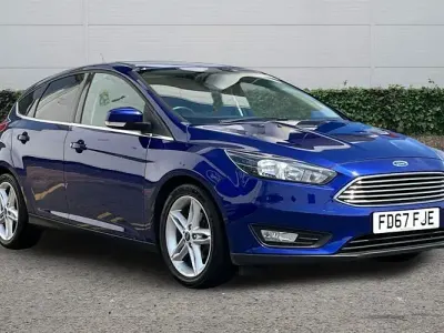 Used Ford Focus Zetec 125 HP (91 kW) 2017 Blue Hatchback