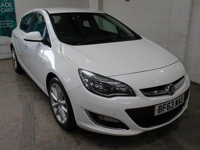 Used Vauxhall Astra Elite 165 HP (121 kW) 2013 White Hatchback