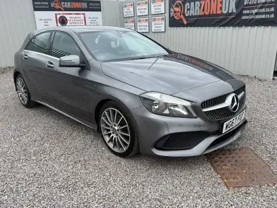 Usado Mercedes A180 AMG line 109 HP (80 kW) 2017 Cinzento Citadino