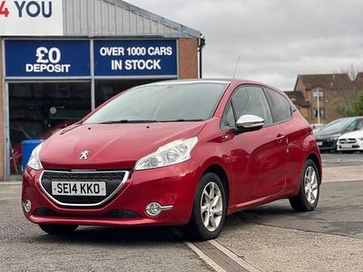 Used Peugeot 208 Style 70 HP (51 kW) 2014 Red Hatchback