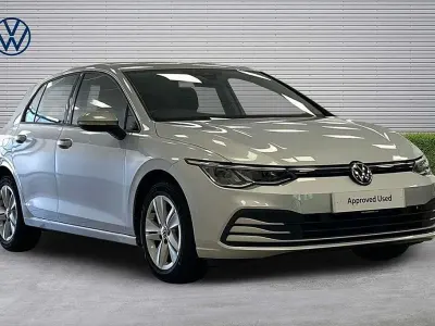 Used VW Golf VIII Life 150 HP (110 kW) 2023 Silver Hatchback