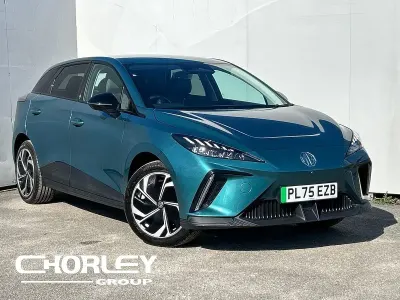 Usado MG MG4 EV 63 kW (87 HP) 2026 Verde Citadino