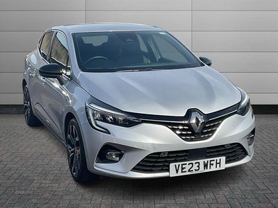 Używany Renault Clio V Techno 90 KM (66 kW) 2023 Srebrny Hatchback