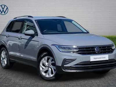 Begagnad VW Tiguan Life 150 HK (110 kW) 2021 Grå SUV