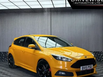 Used Ford Focus ST 185 HP (136 kW) 2015 Orange Hatchback