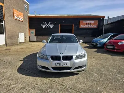 Begagnad BMW 320 Performance 2011 Silver Sedan