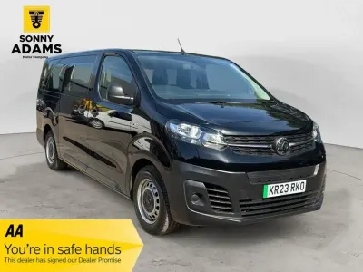 Usado Vauxhall Vivaro 100 kW (136 CV) 2023 Negro Monovolumen