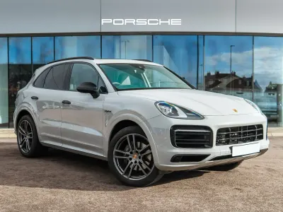 Usado Porsche Cayenne Platinum Edition 462 HP (339 kW) 2022 Cinzento SUV