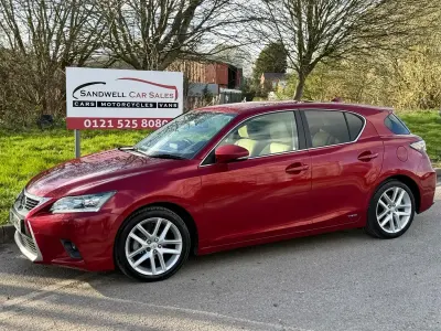 Used Lexus CT200h 136 HP (100 kW) 2014 Red Hatchback