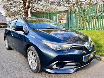 Used Toyota Auris 116 HP (85 kW) 2016 Grey Hatchback