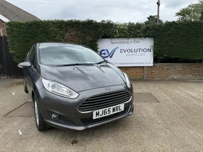 Used Ford Fiesta Zetec 82 HP (60 kW) 2015 Grey Hatchback
