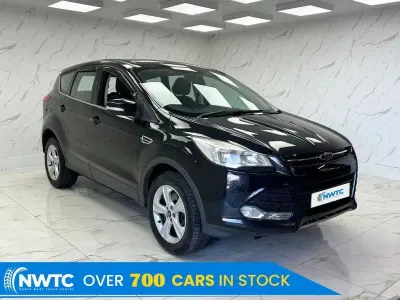 Usado Ford Kuga Zetec 140 CV (102 kW) 2014 Negro SUV