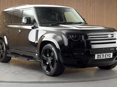 Used Land Rover Defender HSE Dynamic 300 HP (220 kW) 2024 SUV