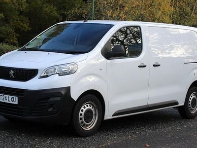 White Used 2023 Peugeot Expert Premium Van | £15,250 (Fair price)
