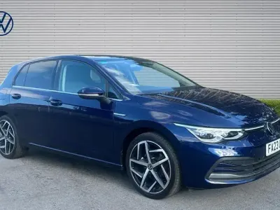 Used VW Golf VIII Style 131 HP (96 kW) 2023 Blue Hatchback