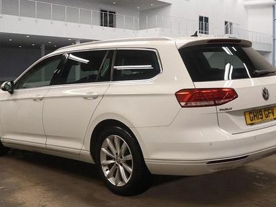 Used VW Passat Business 150 HP (110 kW) 2019 Candy white Estate