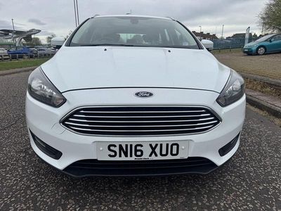 Used Ford Focus Zetec 120 HP (88 kW) 2016 White Estate