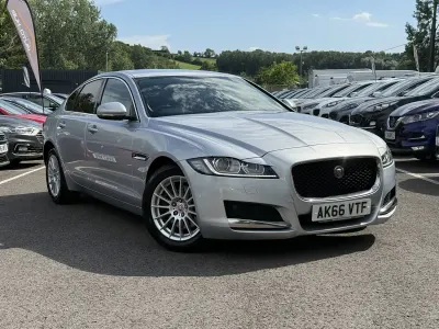 Used Jaguar XF Prestige 180 HP (132 kW) 2017 Silver Sedan