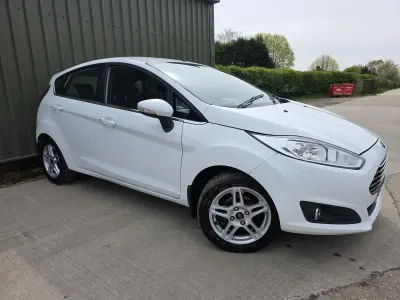 Used Ford Fiesta Zetec 2013 White Hatchback