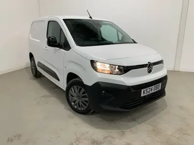 Usado Citroën Berlingo 100 CV (73 kW) 2024 Blanco Monovolumen