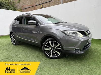 Grey Used 2014 Nissan Qashqai Tekna SUV | £3,495 (Expensive)