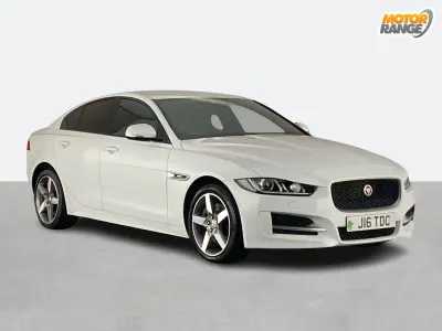 Używany Jaguar XE R-Sport 250 KM (183 kW) 2017 Biały Sedan/Limuzyna