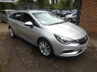 Second-hand Vauxhall Astra Design Edition 2017 Argintiu Break