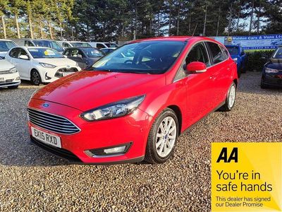 Used Ford Focus Titanium 125 HP (91 kW) 2015 Red Hatchback