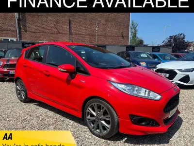 Usado Ford Fiesta ST-Line 125 HP (91 kW) 2016 Vermelho Citadino