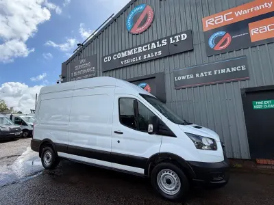 Usado Ford Transit 130 HP (95 kW) 2021 Branco Van