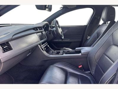 Begagnad Jaguar XF R-Sport 250 HK (183 kW) 2018 Blå Sedan