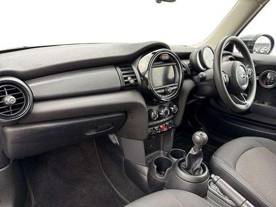 Used Mini Cooper Classic 134 HP (98 kW) 2020 Blue Hatchback