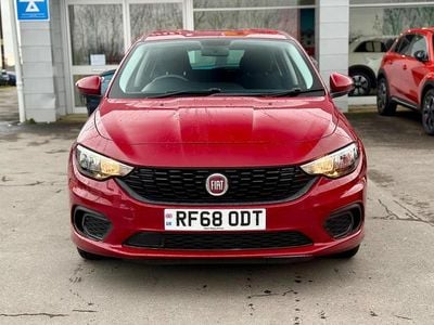 Used Fiat Tipo Easy 94 HP (69 kW) 2019 Red Hatchback