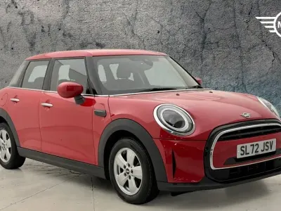 Used Mini Cooper Classic 134 HP (98 kW) 2022 Red Hatchback