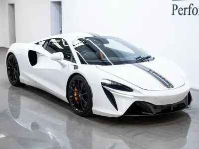 Used McLaren Artura 680 HP (500 kW) 2023 White Coupe